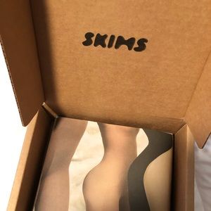 NEW Skims Core Control Thong L/XL